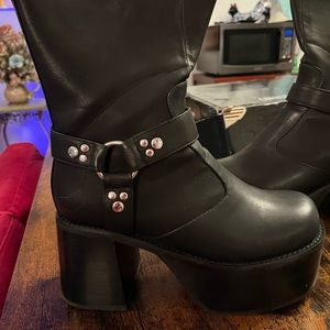 Platform moto boots